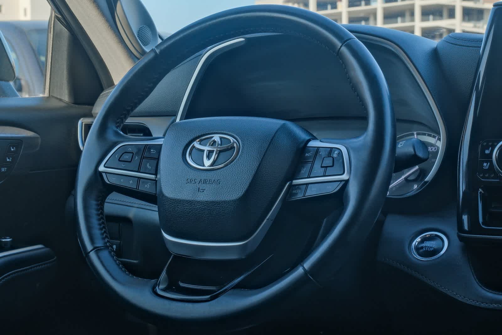 Thumbnail: 2022 Toyota Highlander - 15