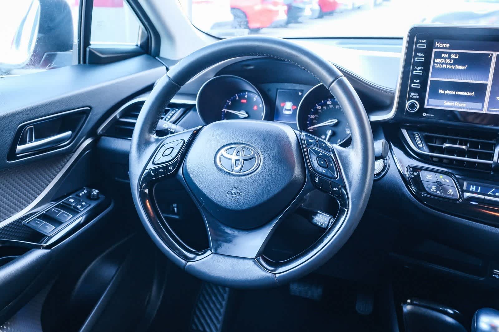 Thumbnail: 2022 Toyota C-HR - 17