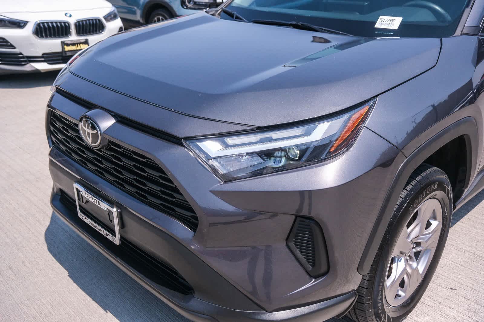 Thumbnail: 2022 Toyota RAV4 - 12
