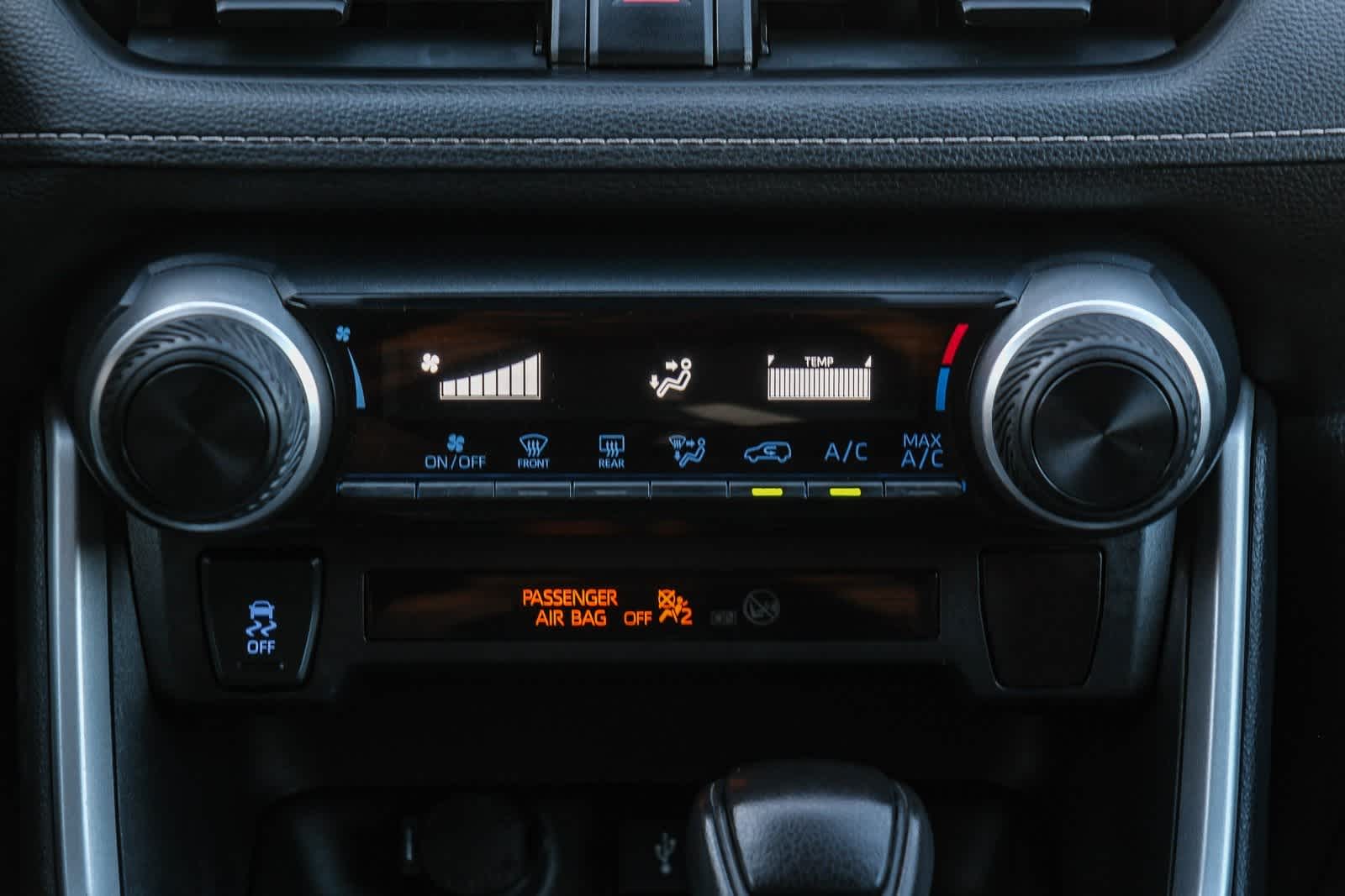 Thumbnail: 2020 Toyota RAV4 - 15