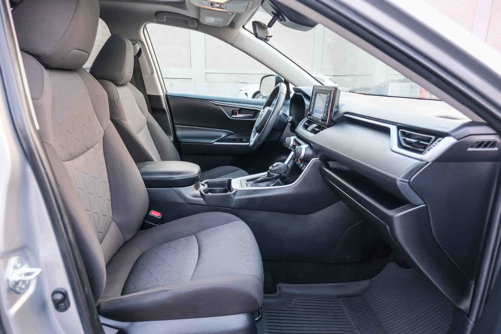 Thumbnail: 2021 Toyota RAV4 - 18