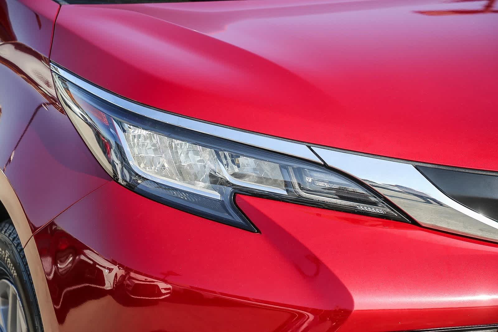 Thumbnail: 2021 Toyota Sienna - 4