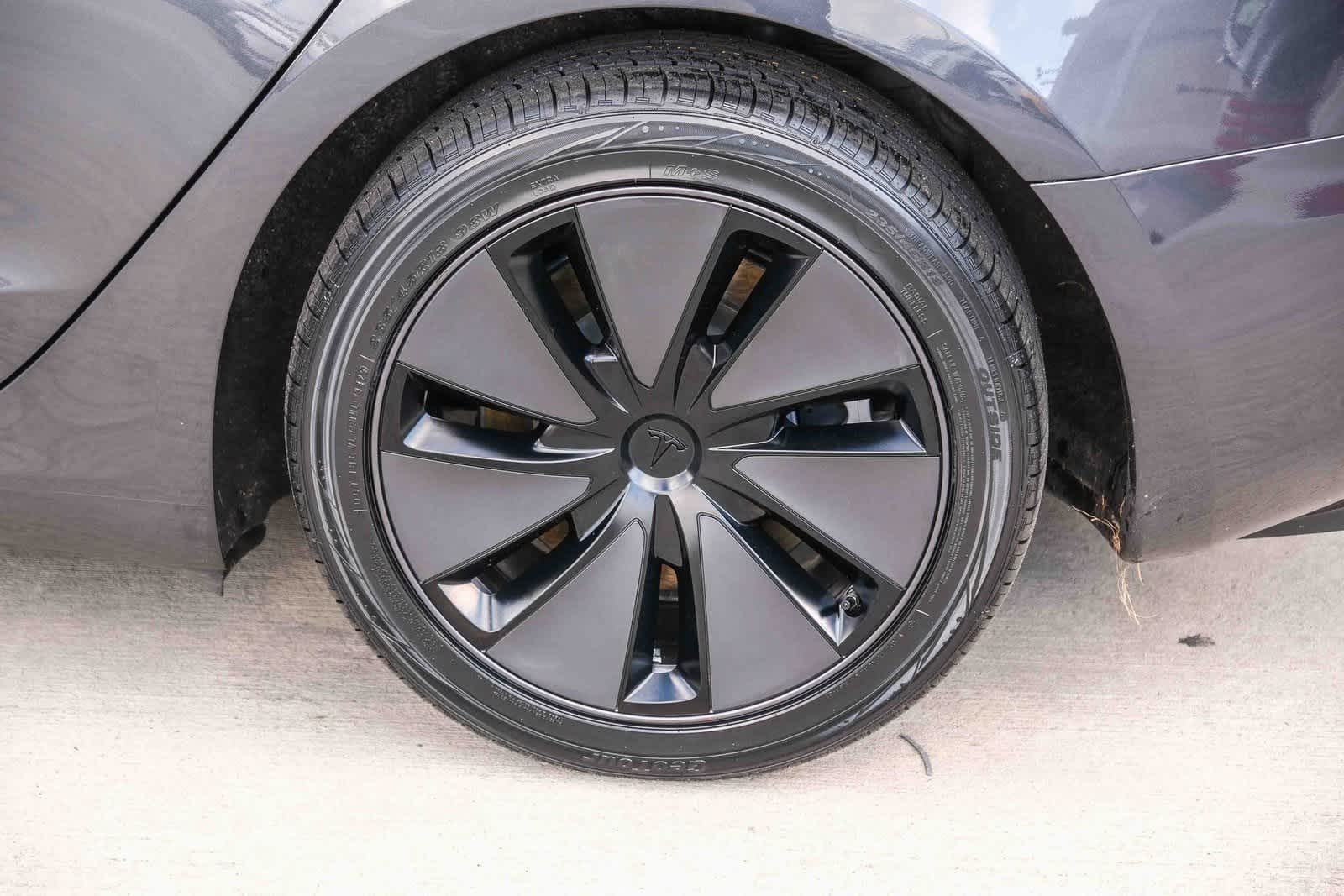 Thumbnail: 2025 Tesla Model 3 - 9