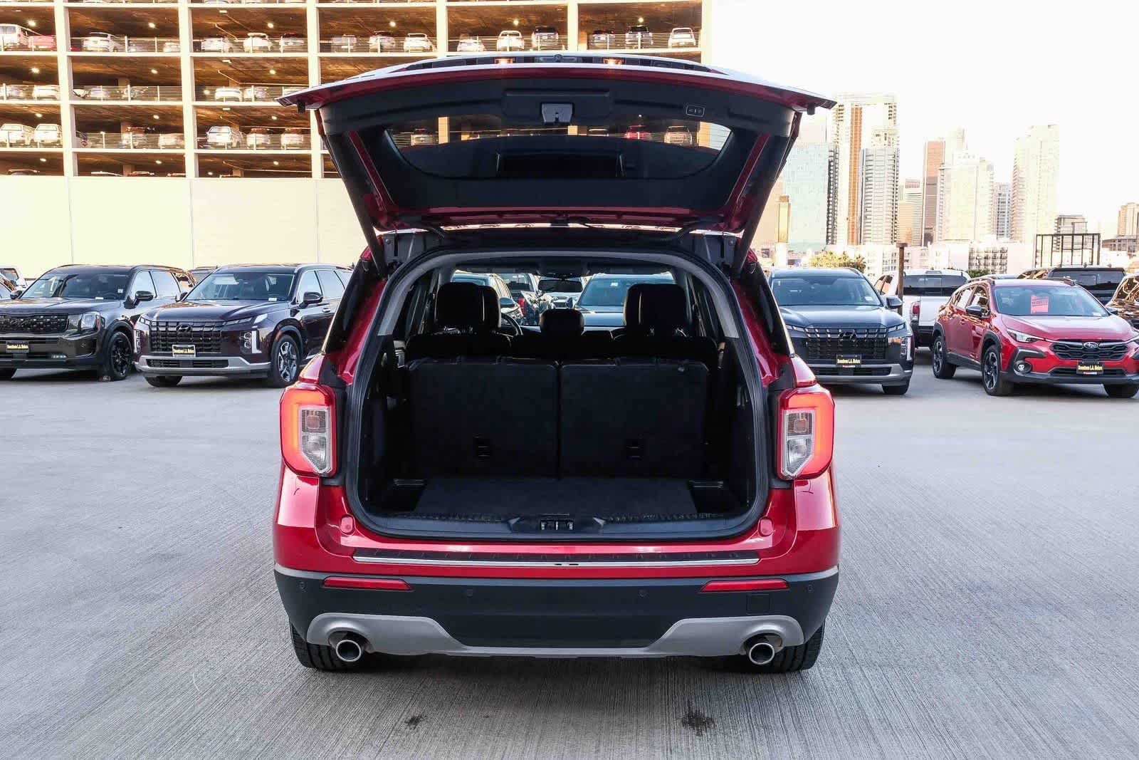 Thumbnail: 2021 Ford Explorer - 22