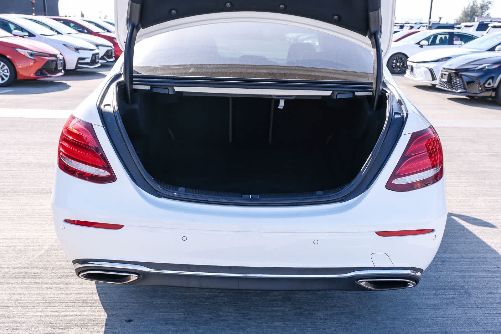Thumbnail: 2018 Mercedes-Benz E-Class - 29