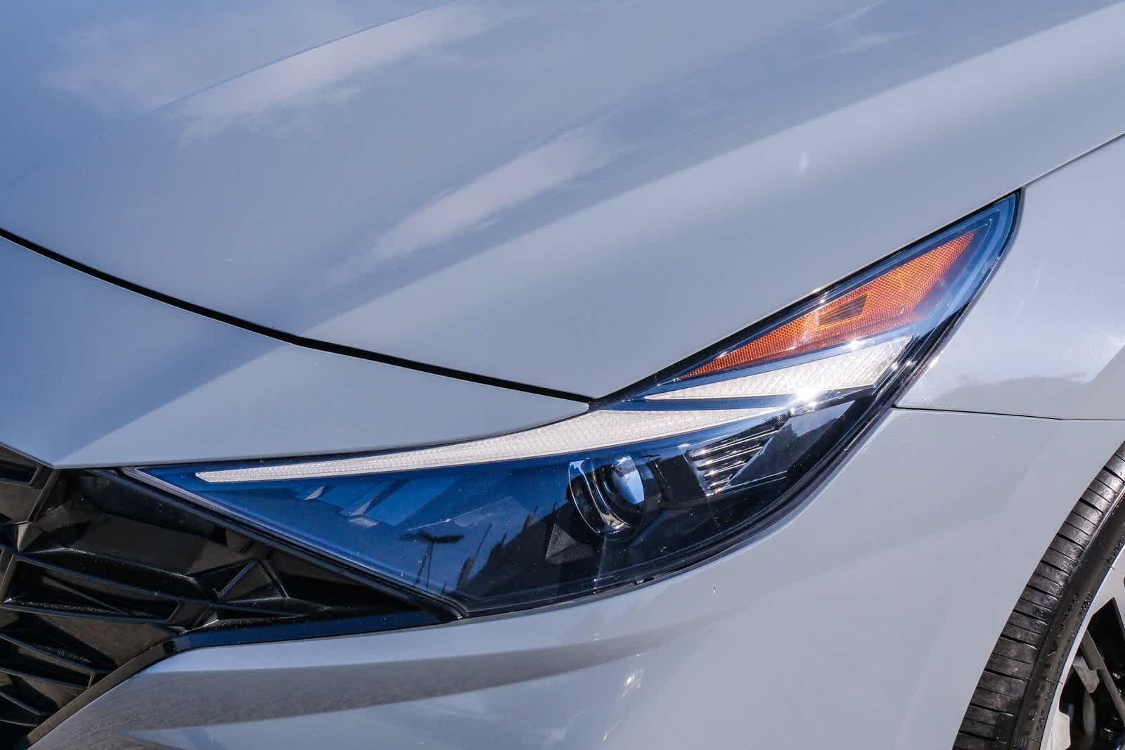 Thumbnail: 2022 Hyundai Elantra - 11