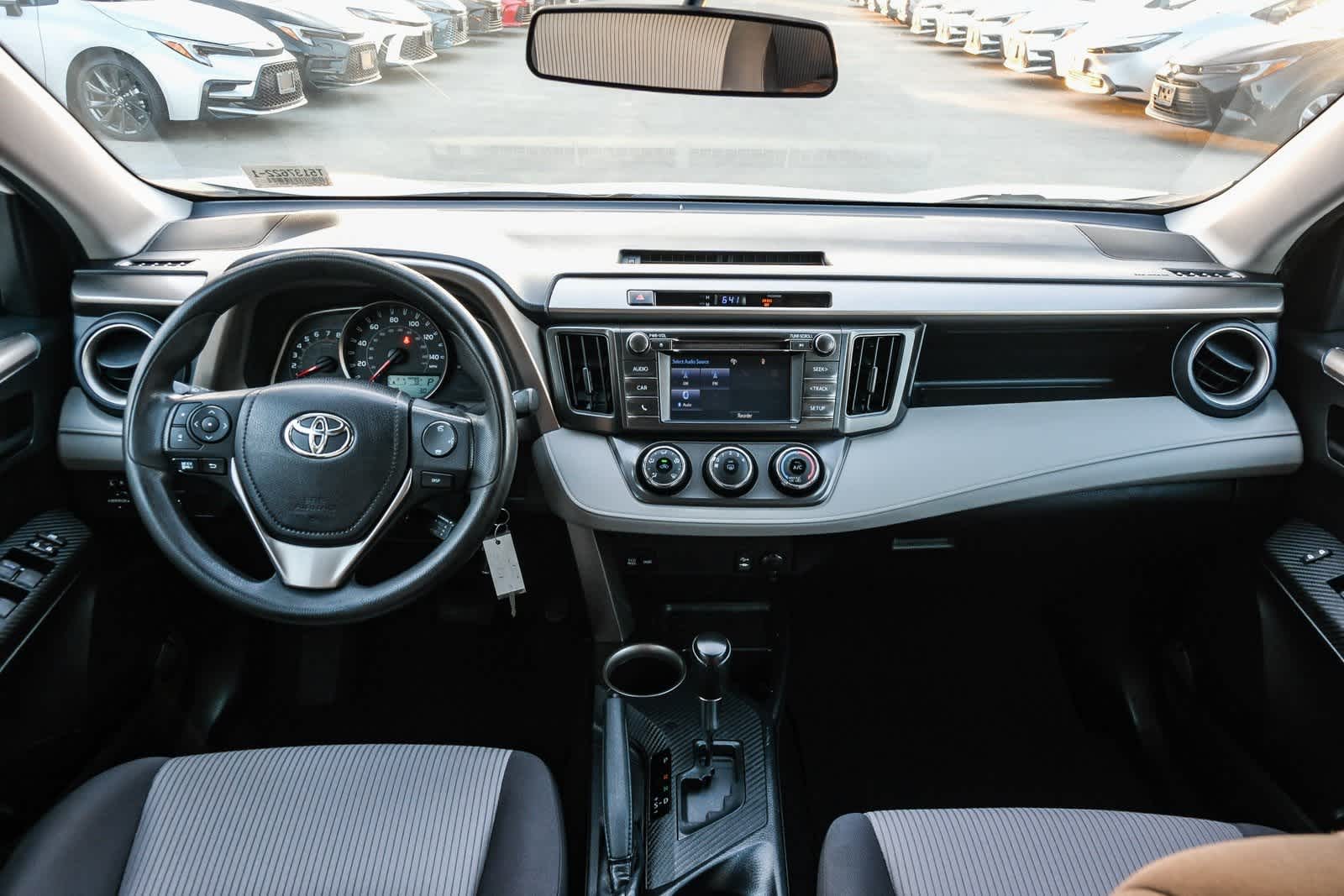 Thumbnail: 2015 Toyota RAV4 - 13