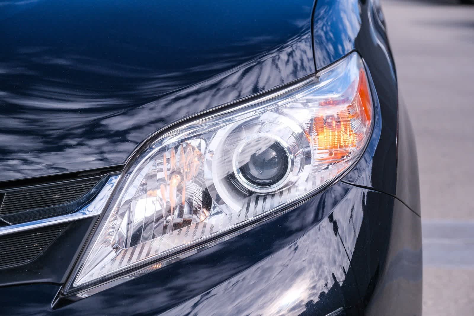 Thumbnail: 2020 Toyota Sienna - 11