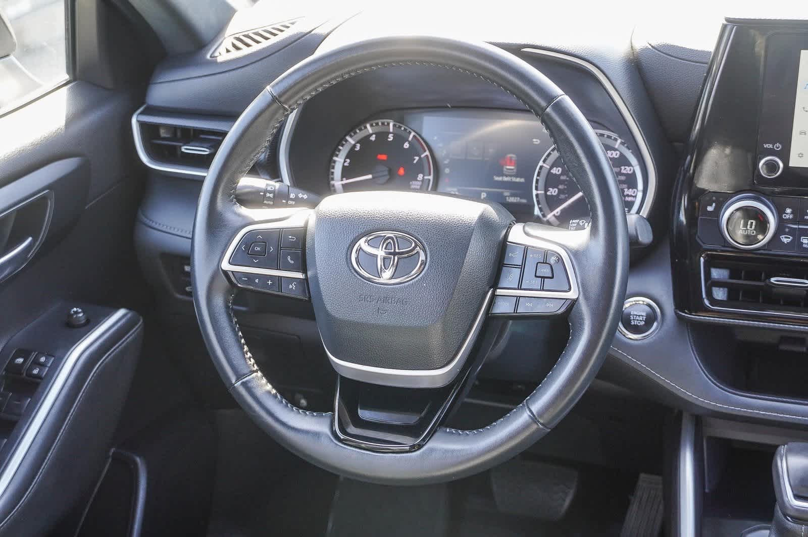 2023 Toyota Highlander XSE 16