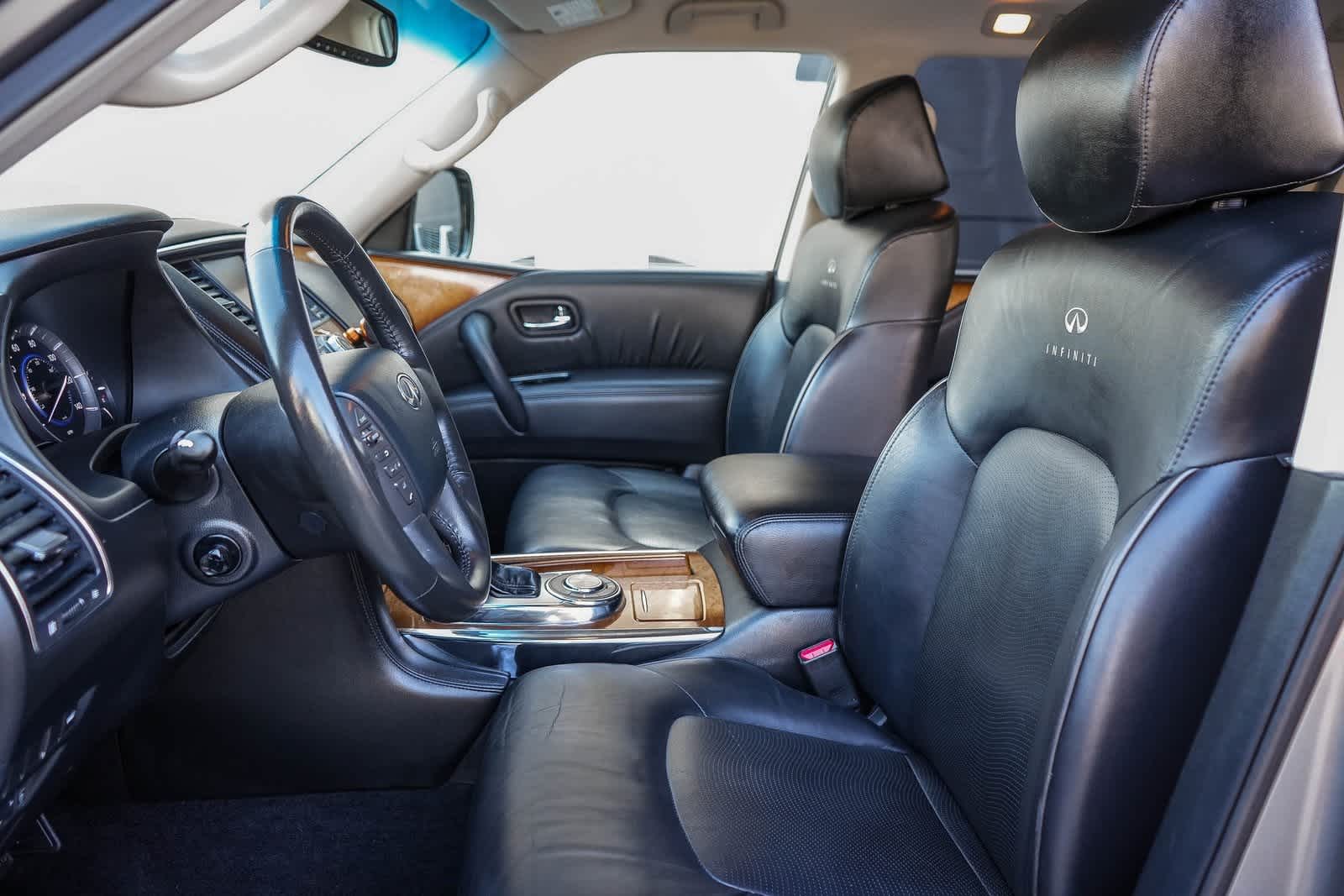 Thumbnail: 2012 INFINITI QX56 - 17