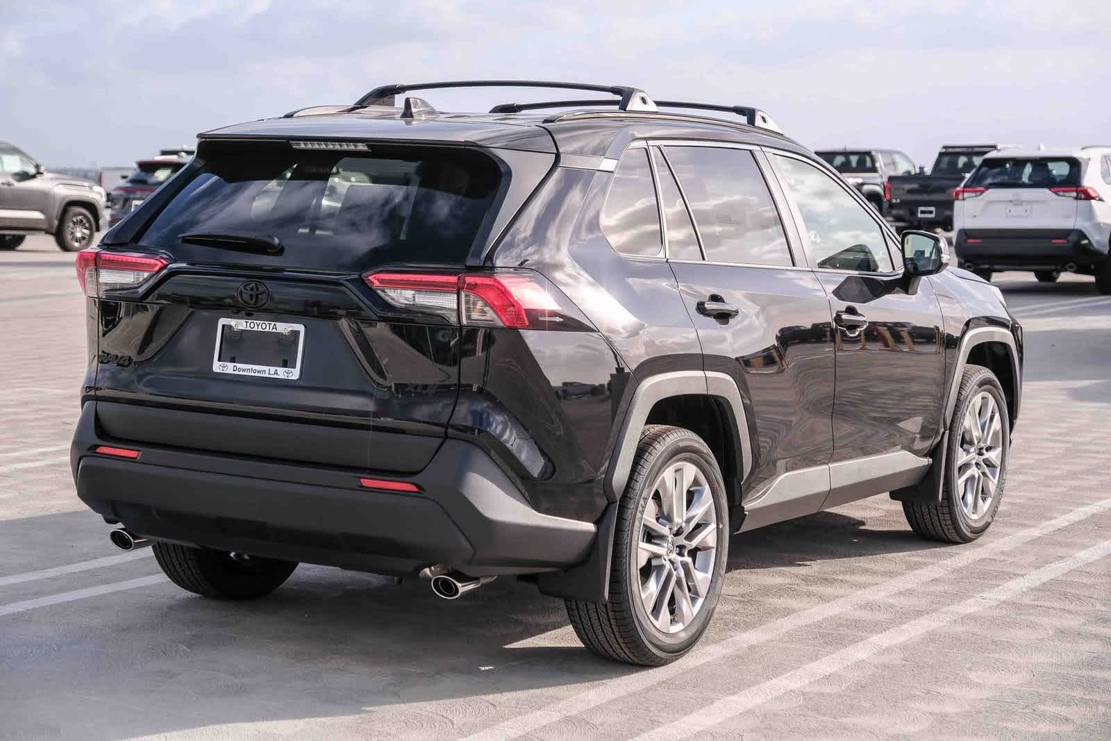 Thumbnail: 2025 Toyota RAV4 - 4