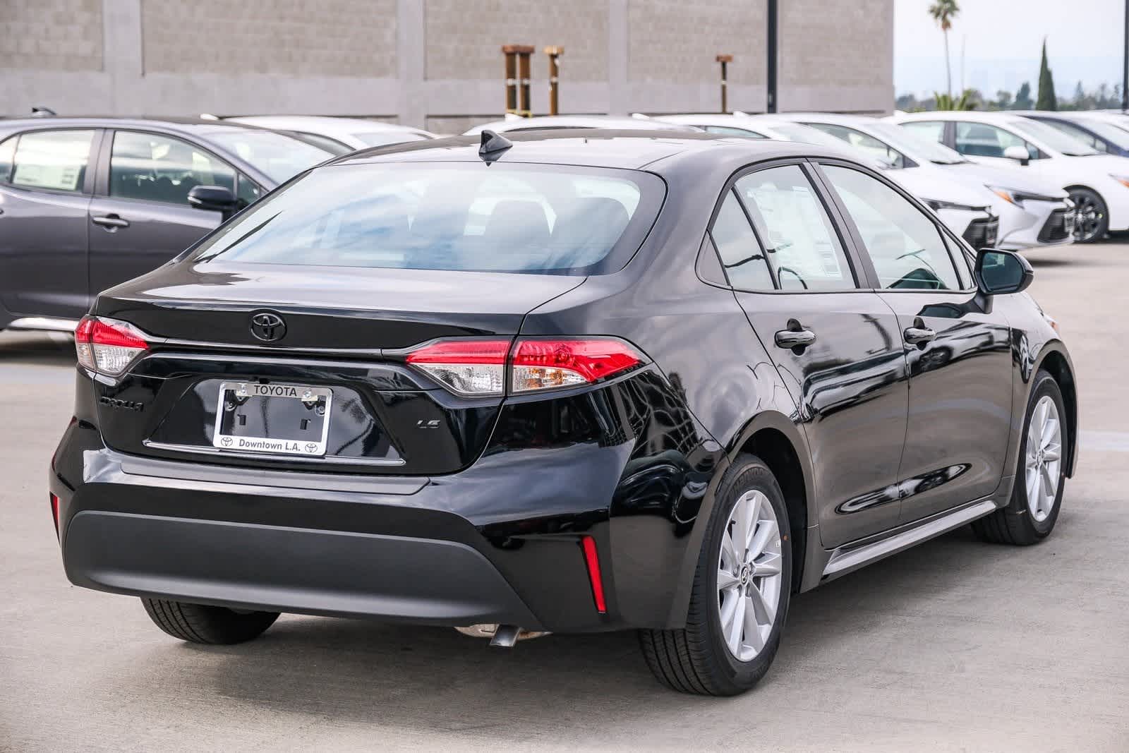 Thumbnail: 2025 Toyota Corolla - 4