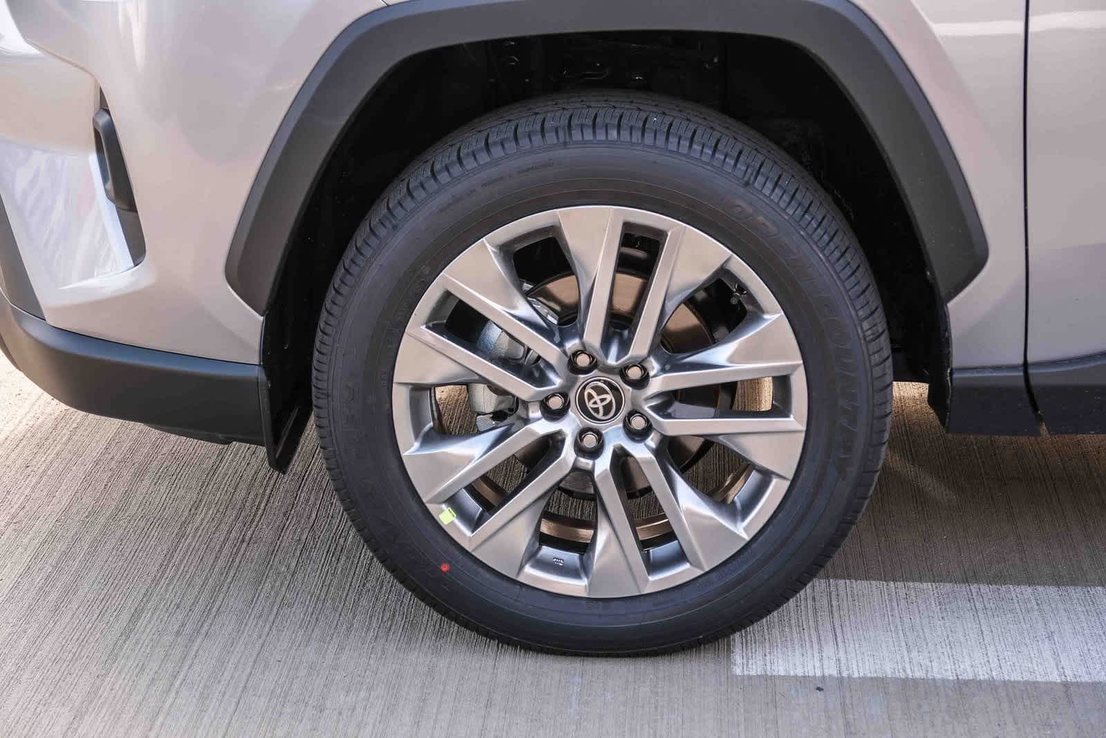 Thumbnail: 2025 Toyota RAV4 - 10