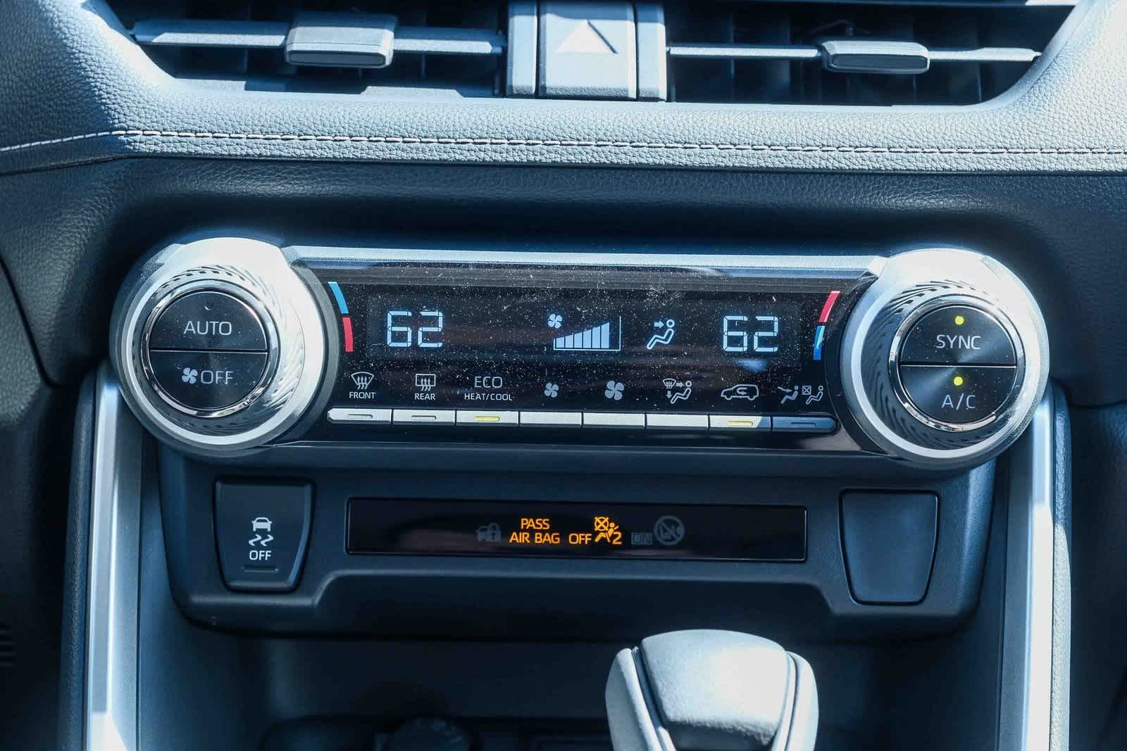 Thumbnail: 2025 Toyota RAV4 - 15