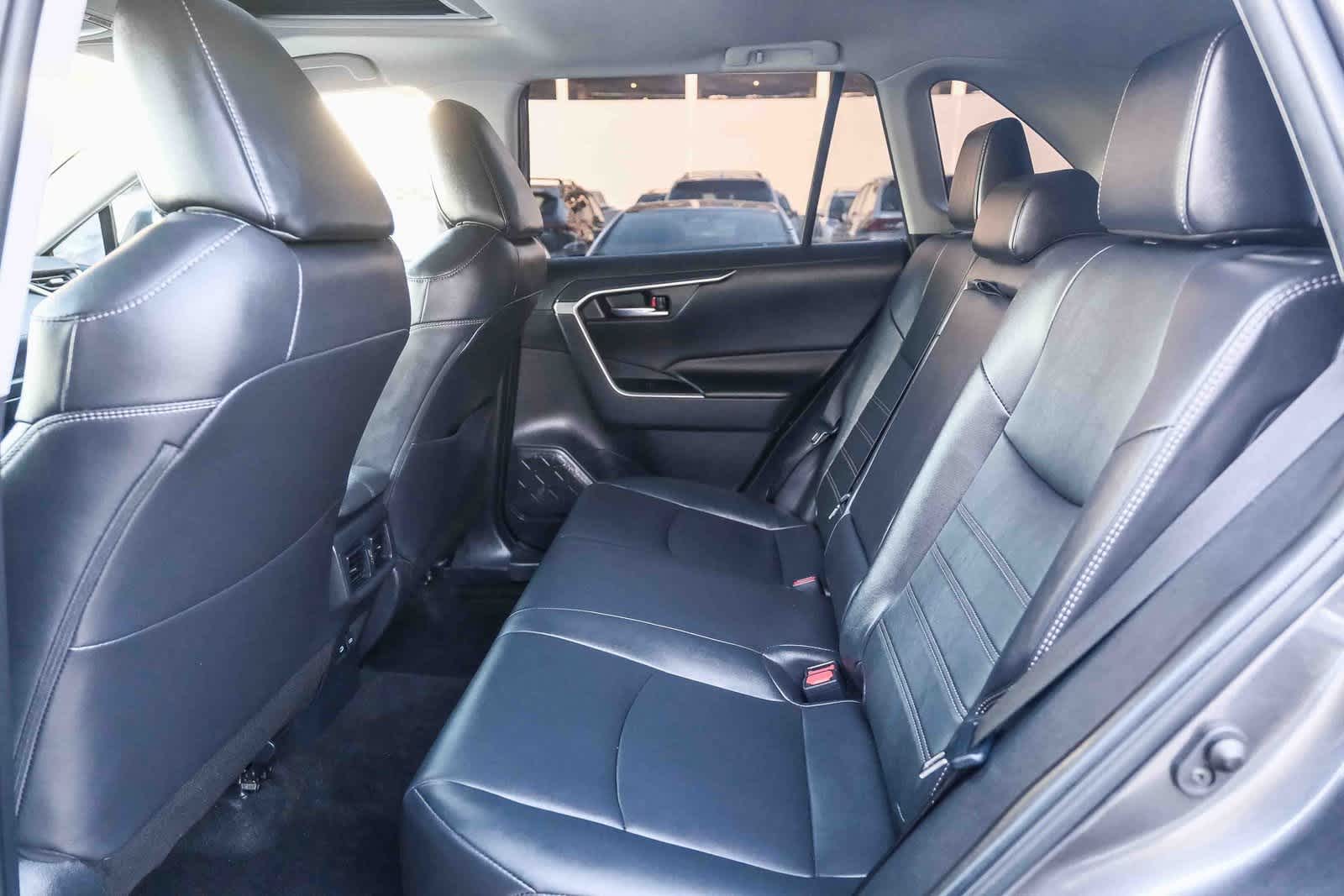 Thumbnail: 2022 Toyota RAV4 - 19