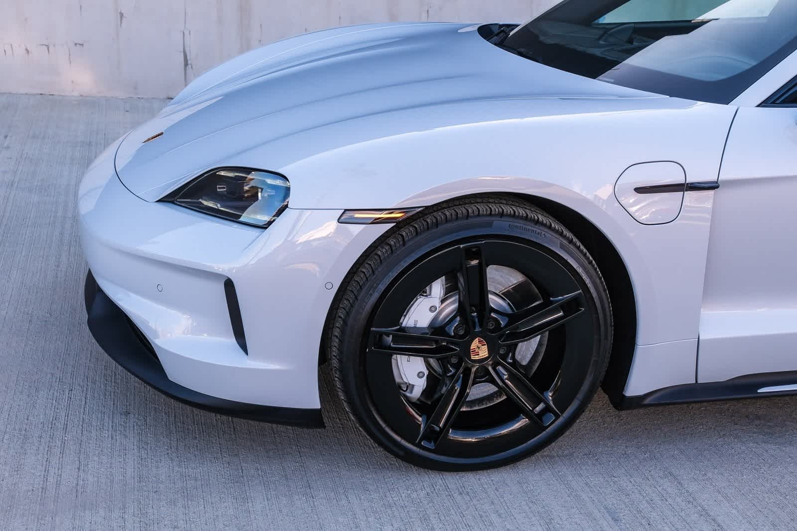 Thumbnail: 2025 Porsche Taycan - 12