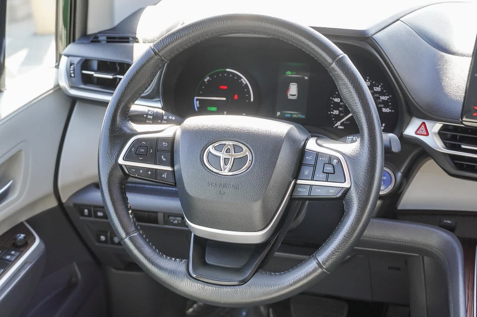 2023 Toyota Sienna XLE 15