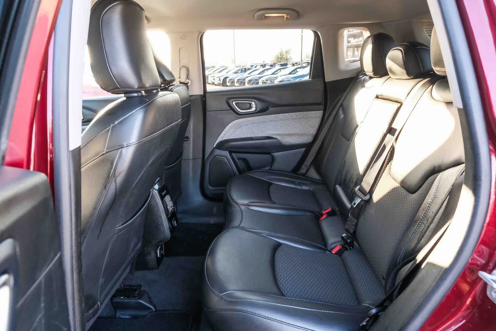 Thumbnail: 2022 Jeep Compass - 18