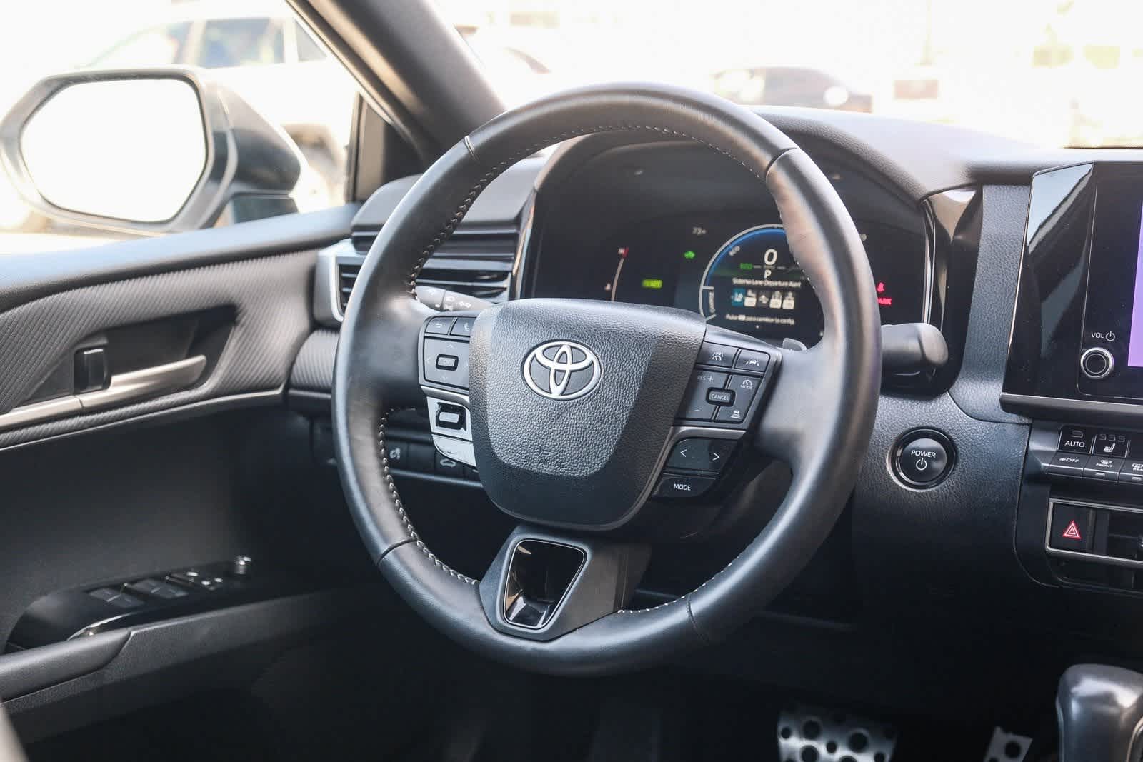 Thumbnail: 2025 Toyota Camry - 16