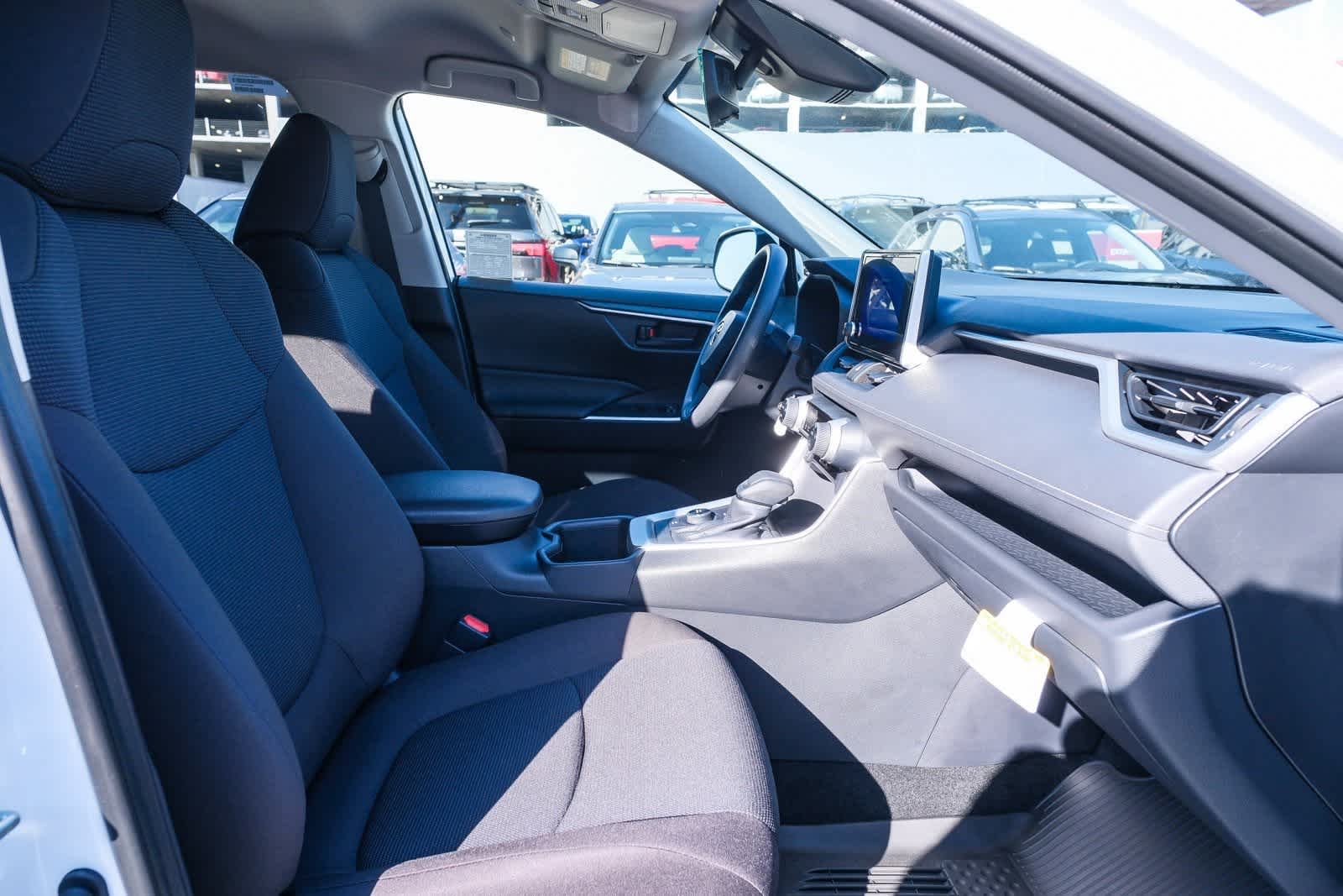 Thumbnail: 2025 Toyota RAV4 - 18