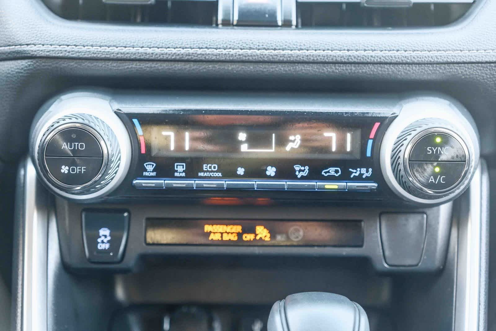 Thumbnail: 2020 Toyota RAV4 - 15