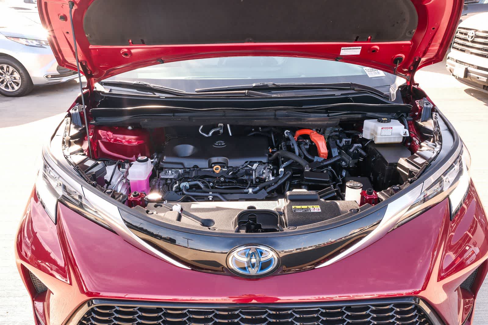 Thumbnail: 2021 Toyota Sienna - 28