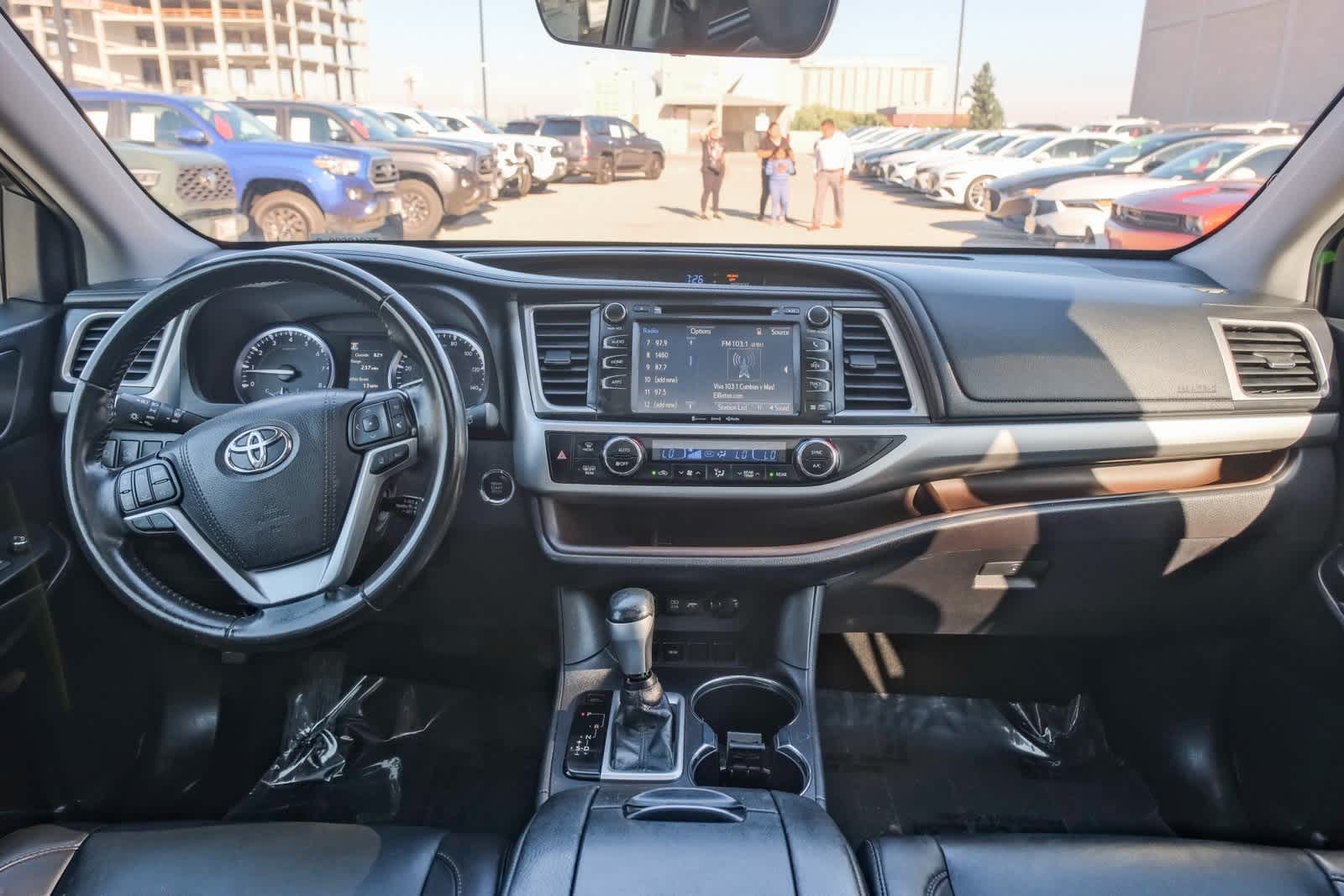 Thumbnail: 2019 Toyota Highlander - 12