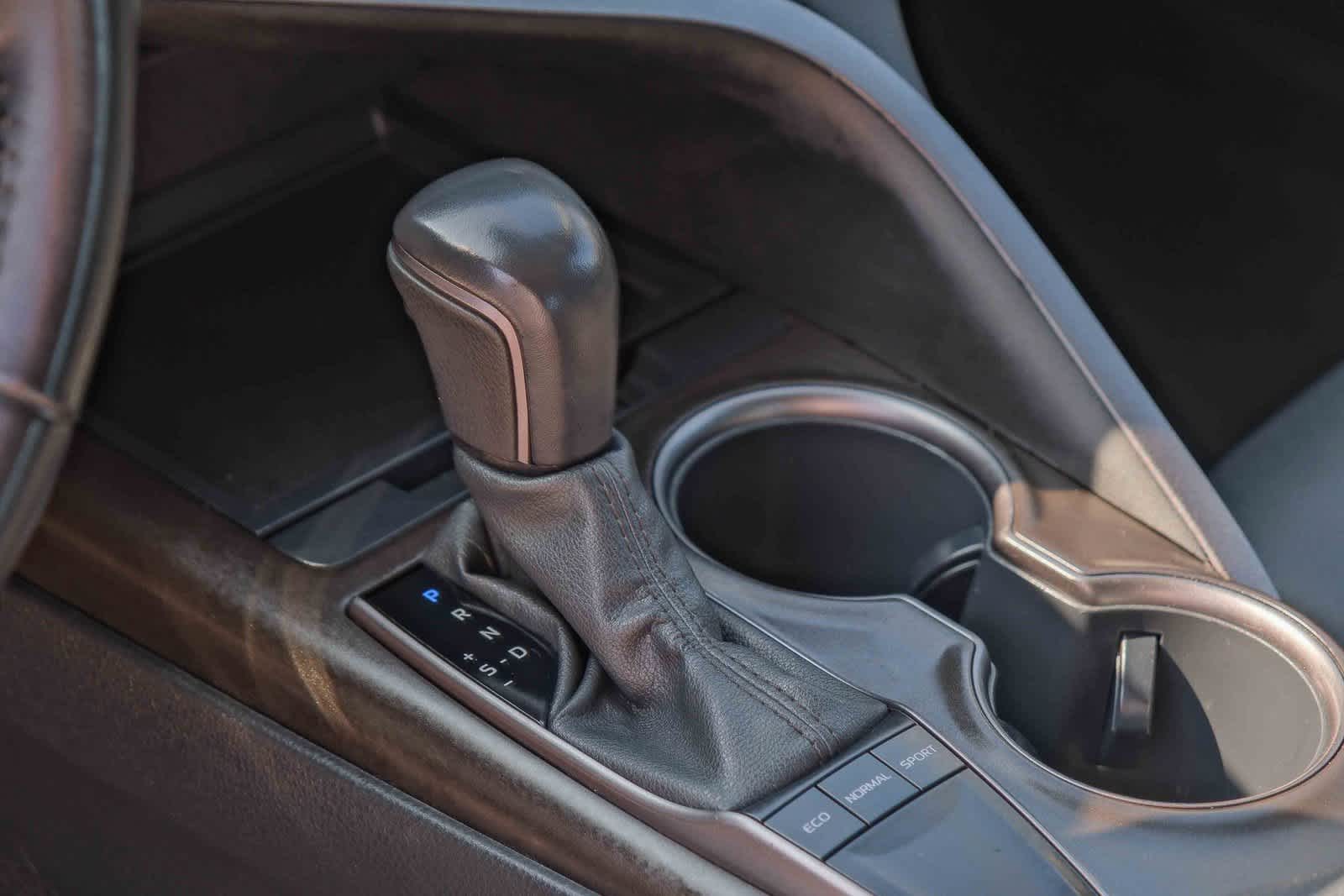 Thumbnail: 2022 Toyota Camry - 20