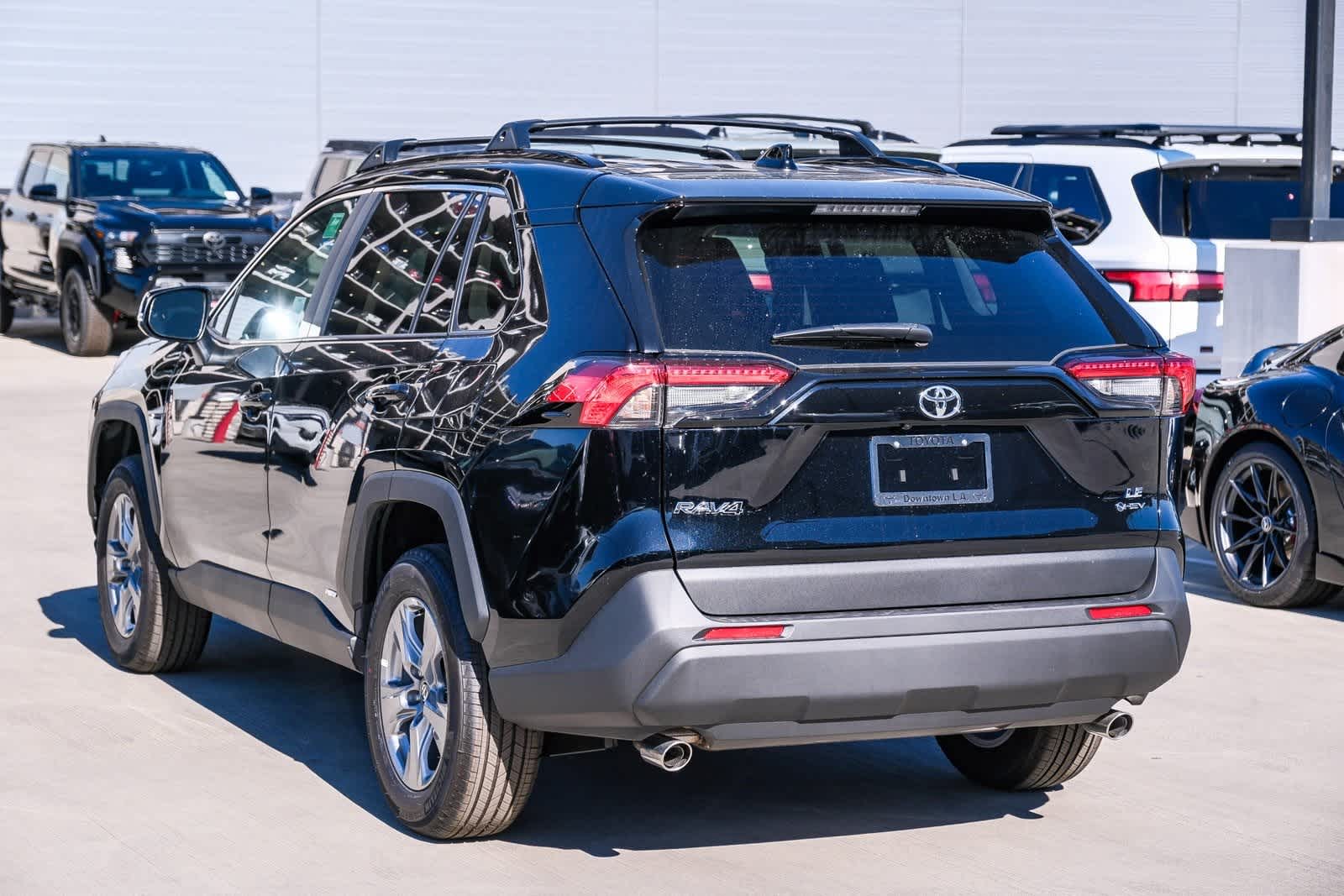 Thumbnail: 2025 Toyota RAV4 - 6