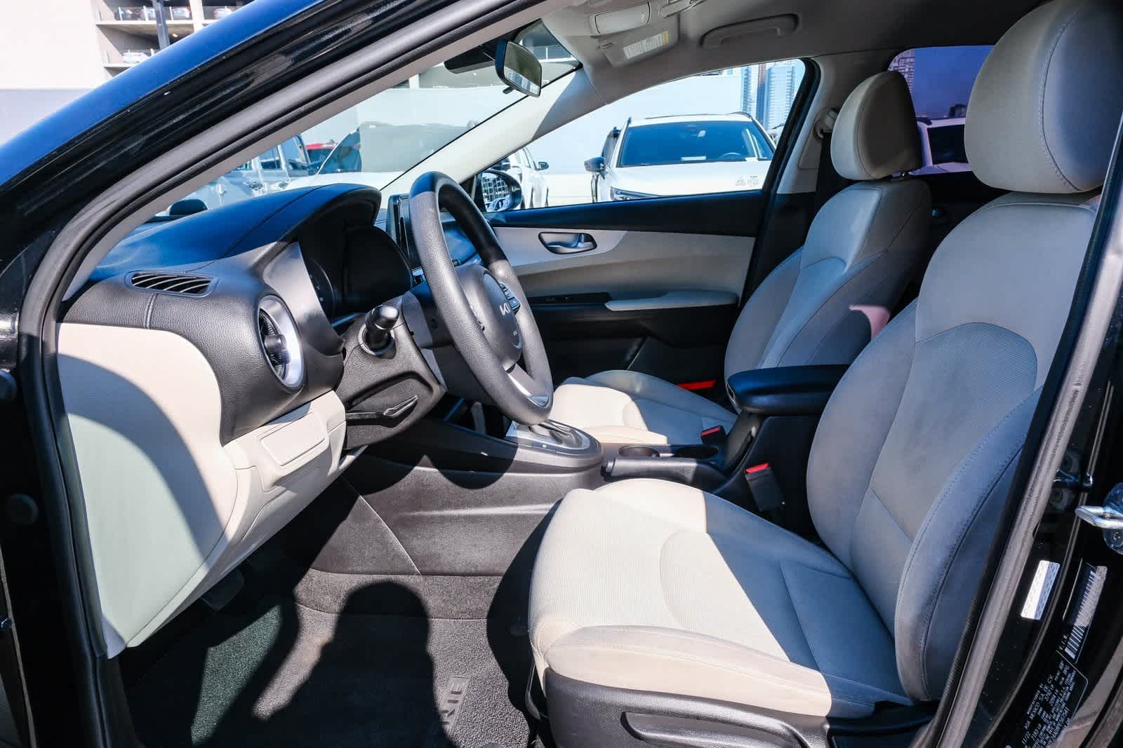 Thumbnail: 2023 Kia Forte - 20