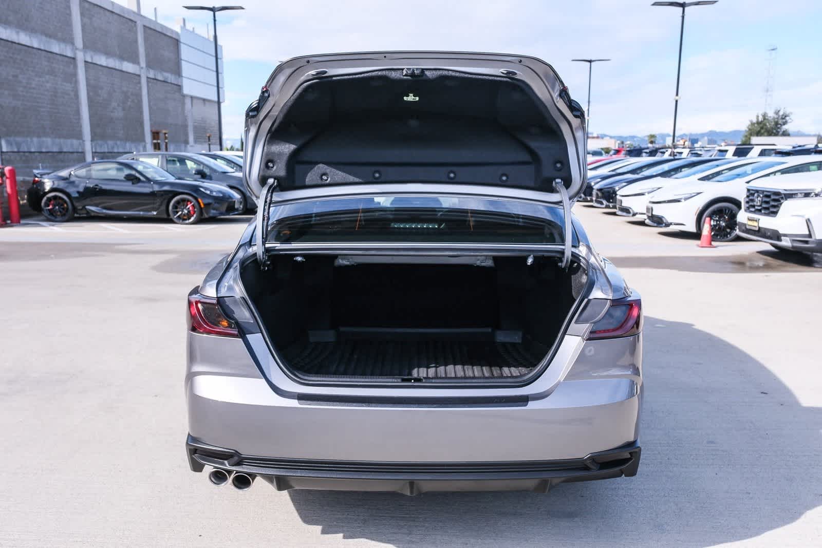 Thumbnail: 2025 Toyota Camry - 26