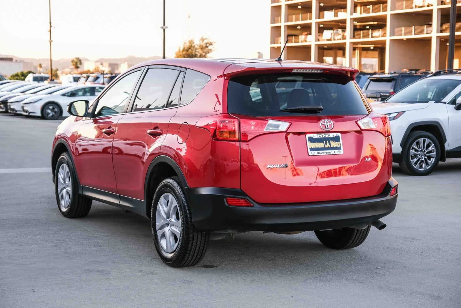 Thumbnail: 2015 Toyota RAV4 - 6