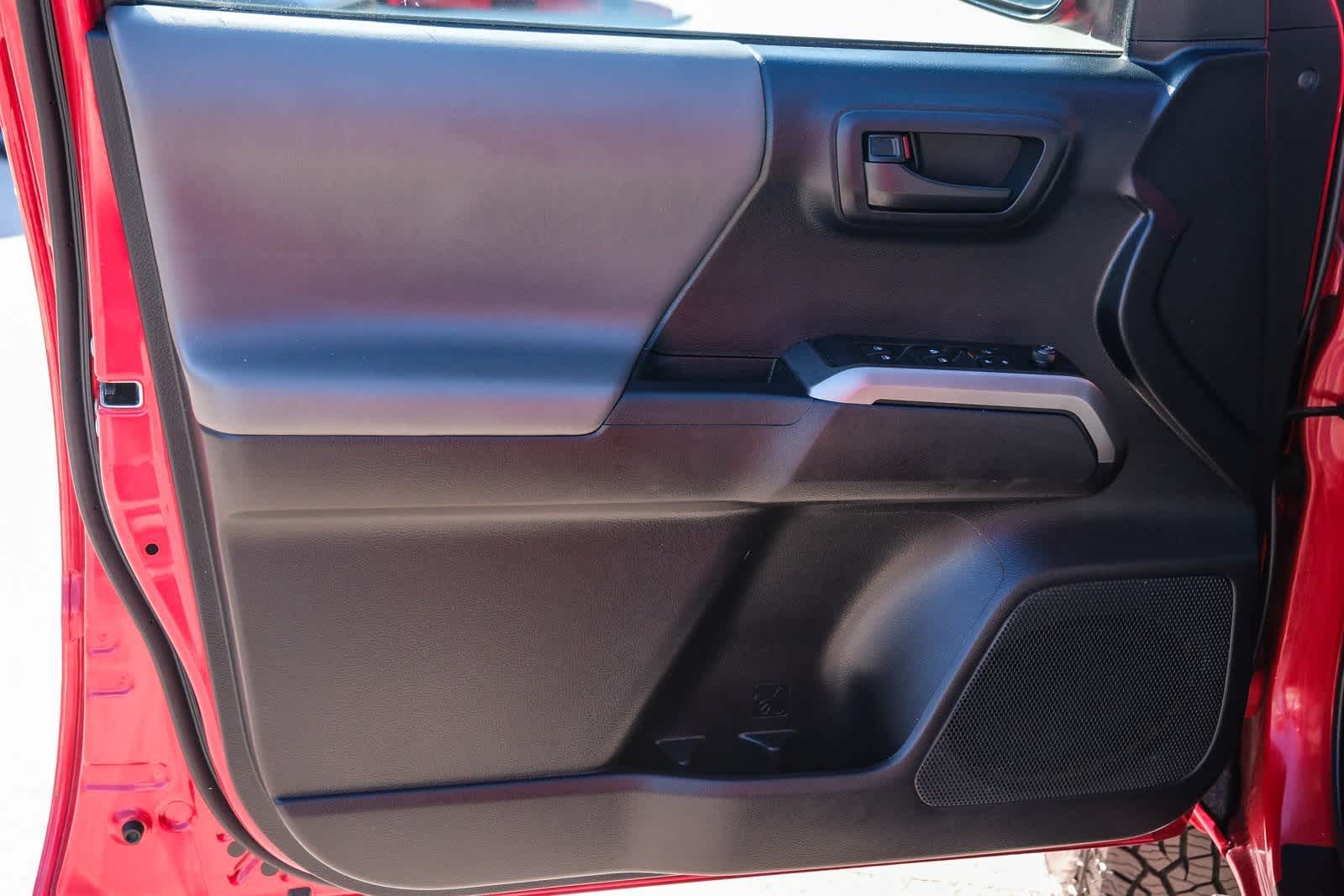 Thumbnail: 2020 Toyota Tacoma - 22