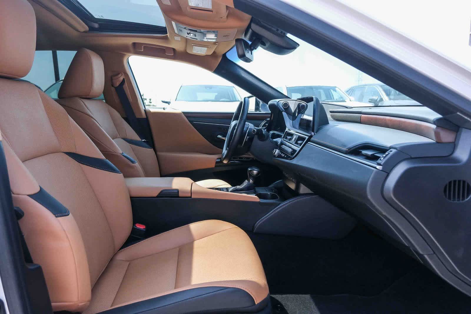 Thumbnail: 2025 Lexus ES - 18