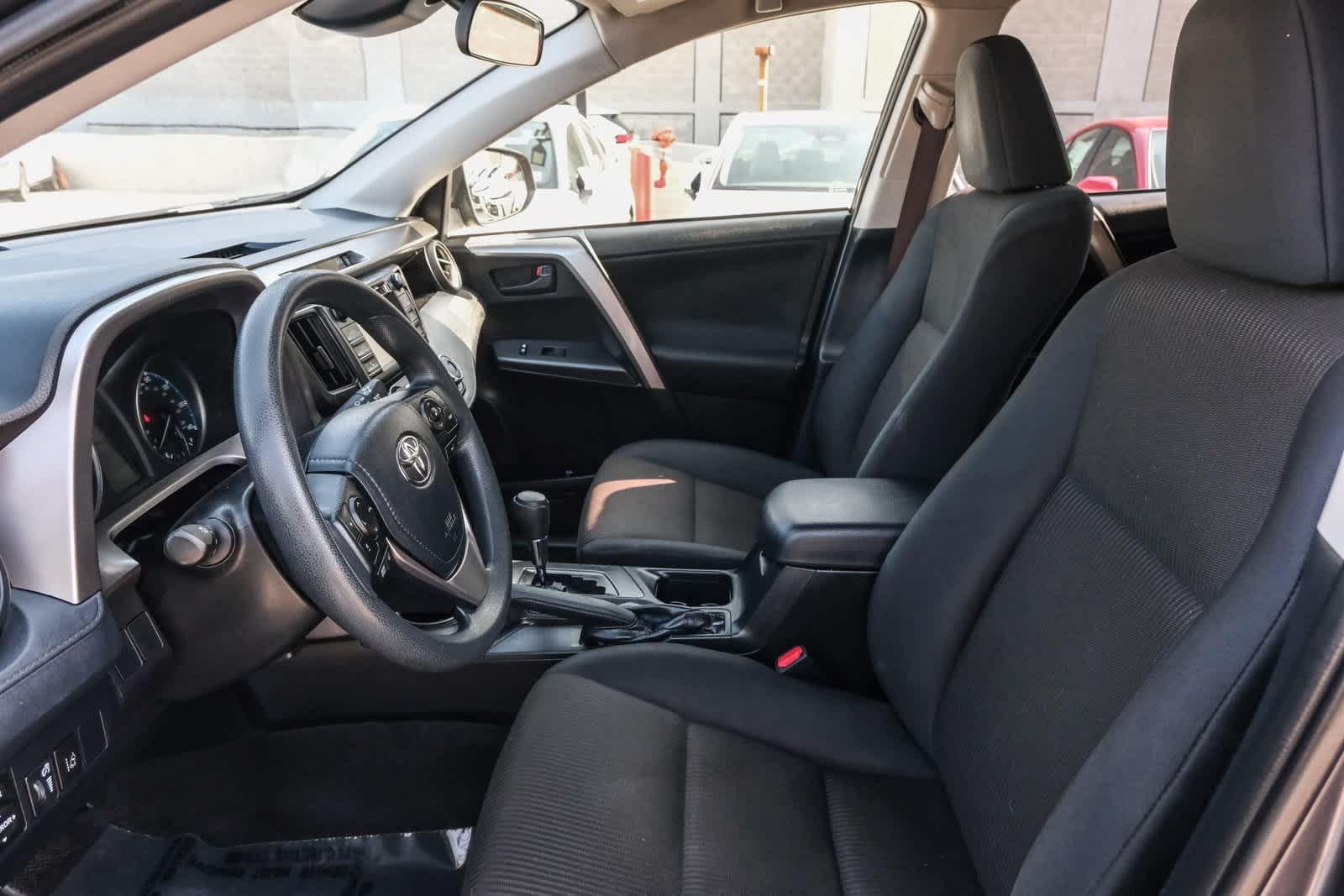 Thumbnail: 2018 Toyota RAV4 - 14