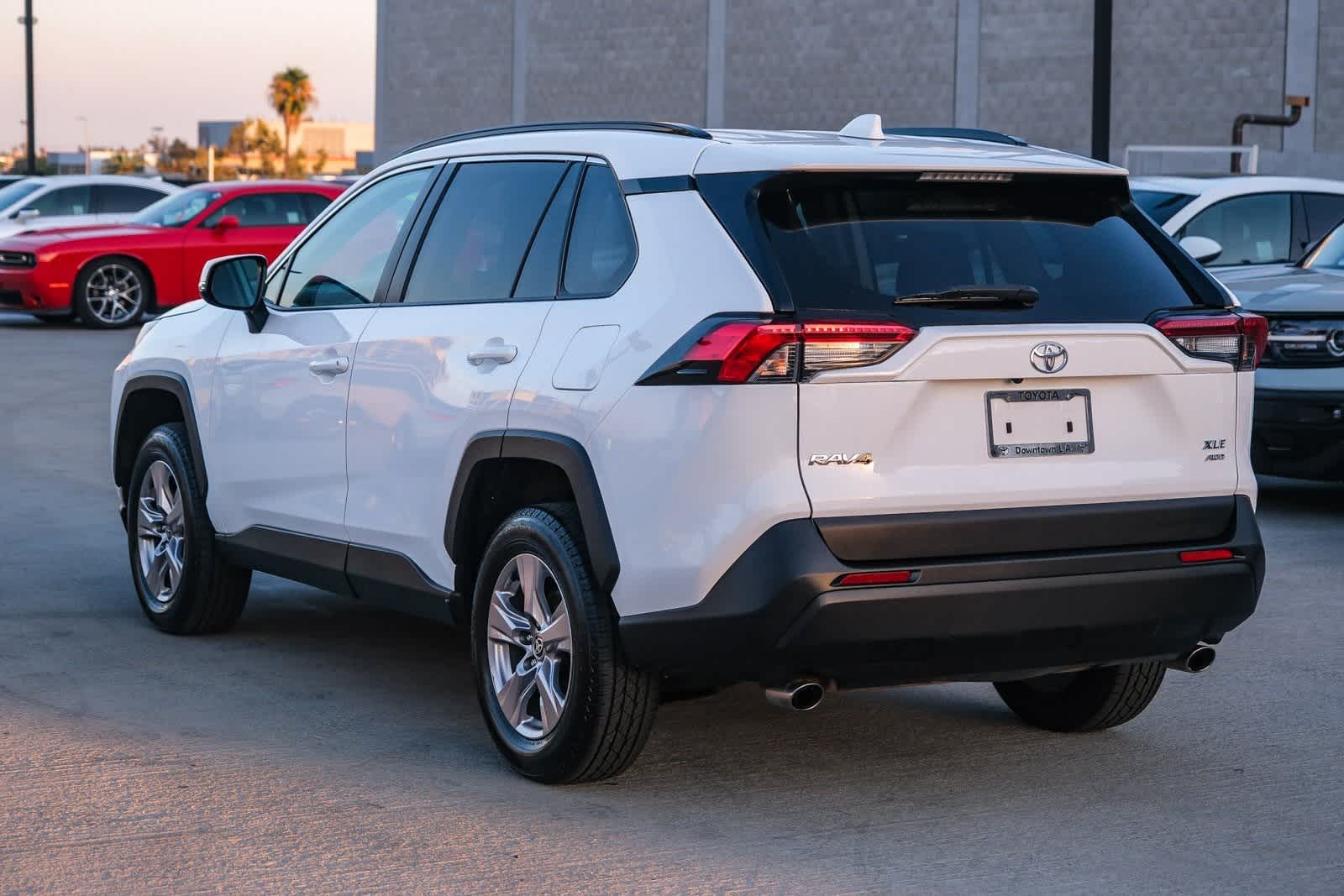 Thumbnail: 2022 Toyota RAV4 - 6