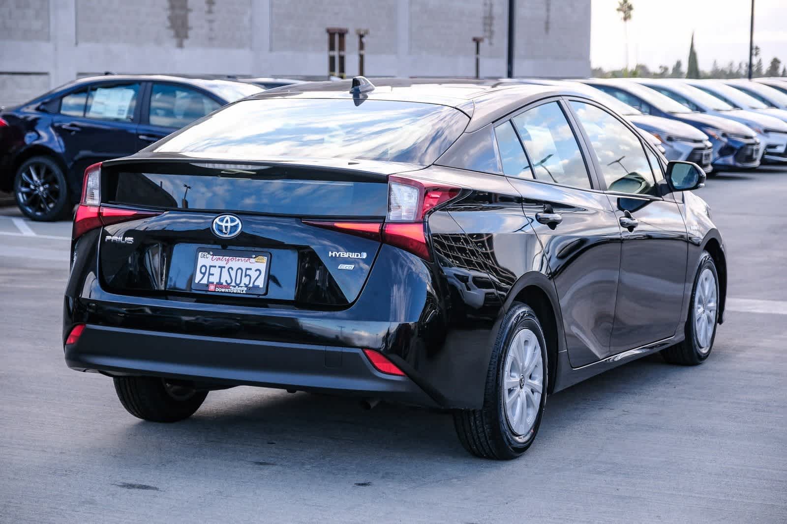 Thumbnail: 2022 Toyota Prius - 4