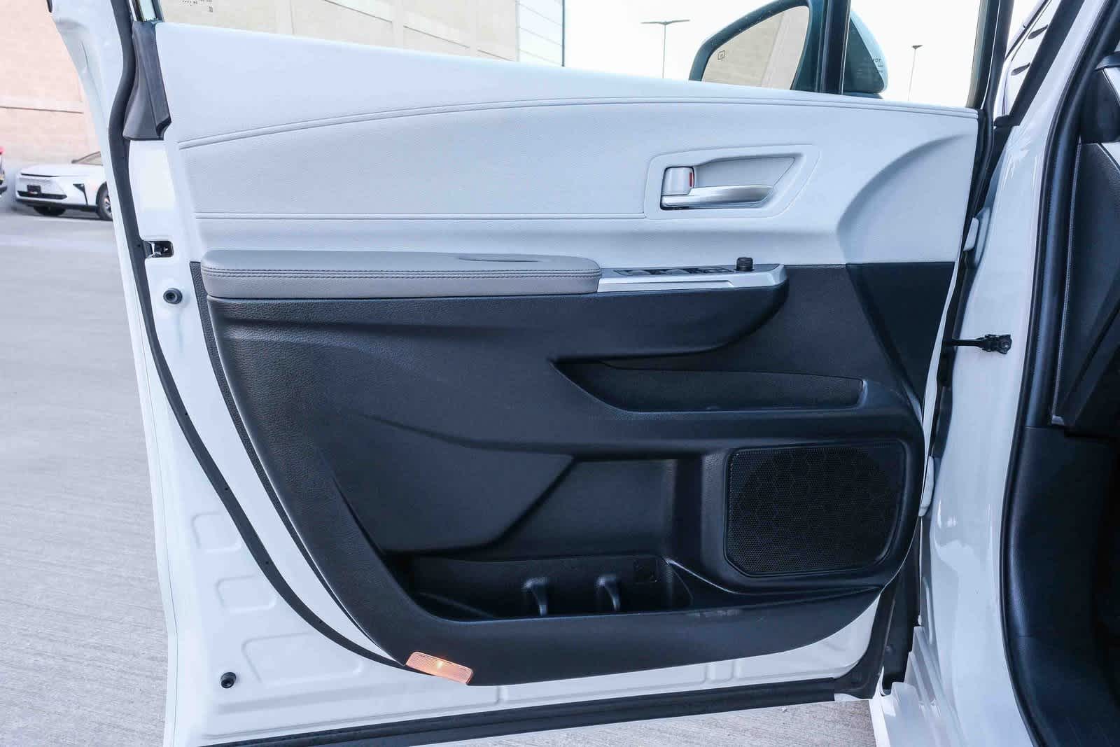 Thumbnail: 2025 Toyota Sienna - 24