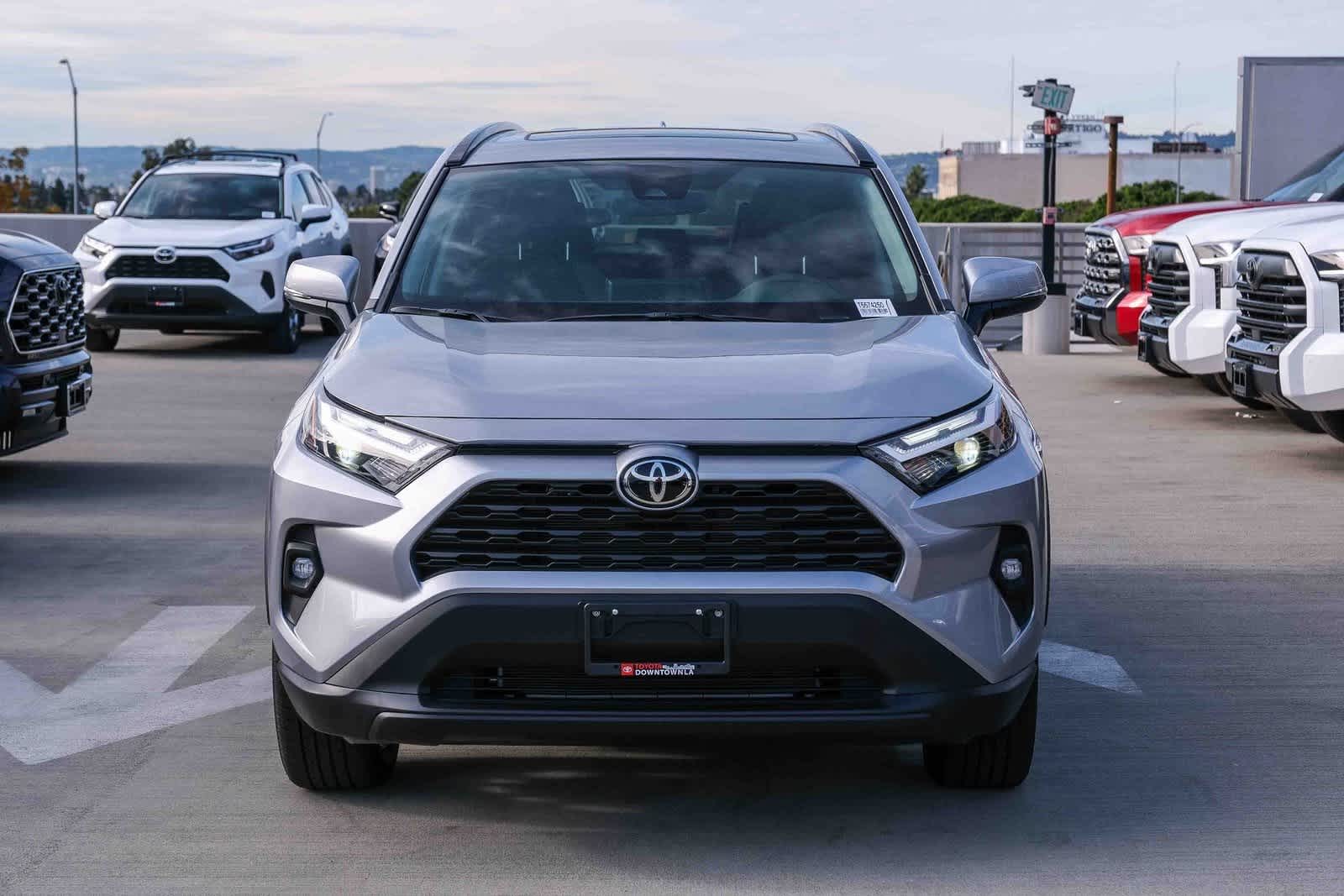 Thumbnail: 2025 Toyota RAV4 - 2