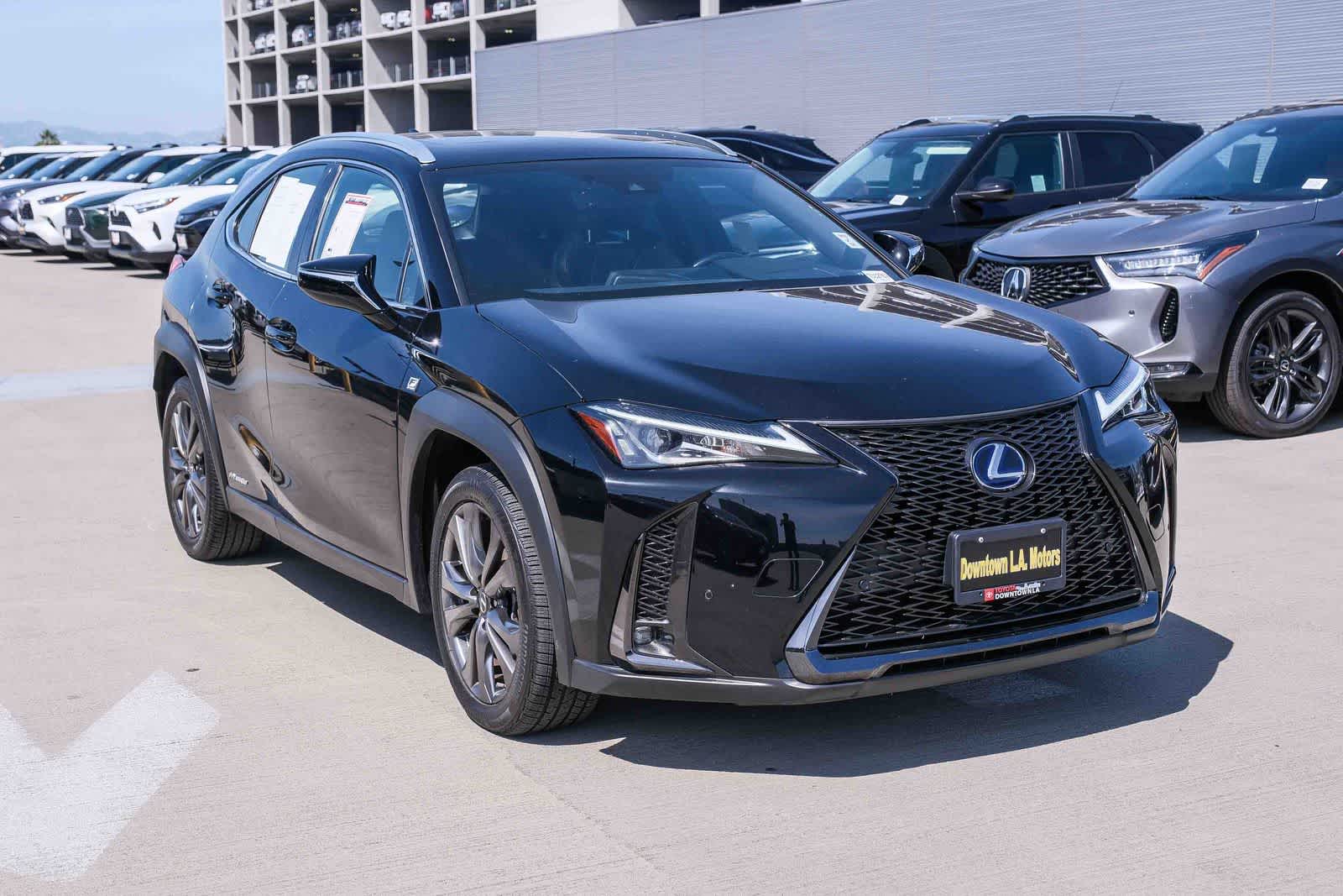 Thumbnail: 2020 Lexus UX - 3