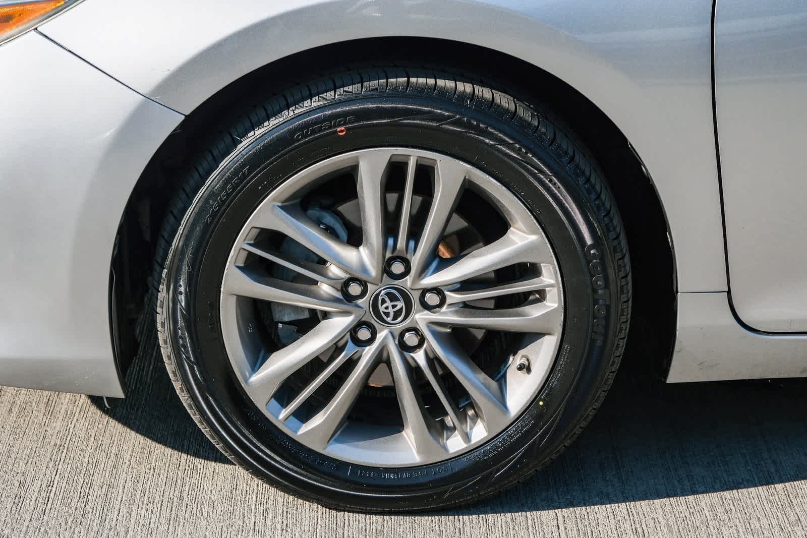 Thumbnail: 2016 Toyota Camry - 9