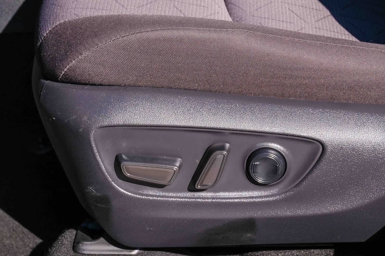 Thumbnail: 2023 Toyota RAV4 - 24