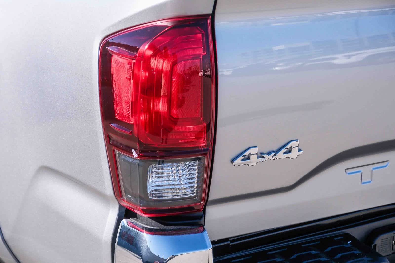 Thumbnail: 2022 Toyota Tacoma - 7