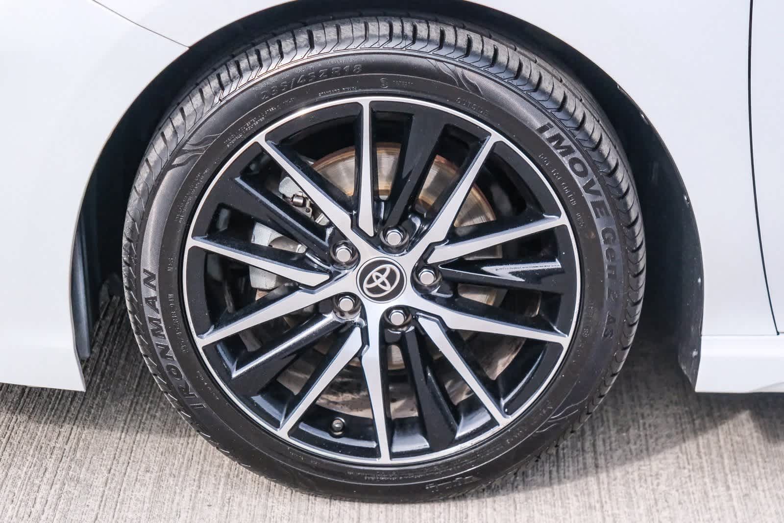 Thumbnail: 2023 Toyota Camry - 10