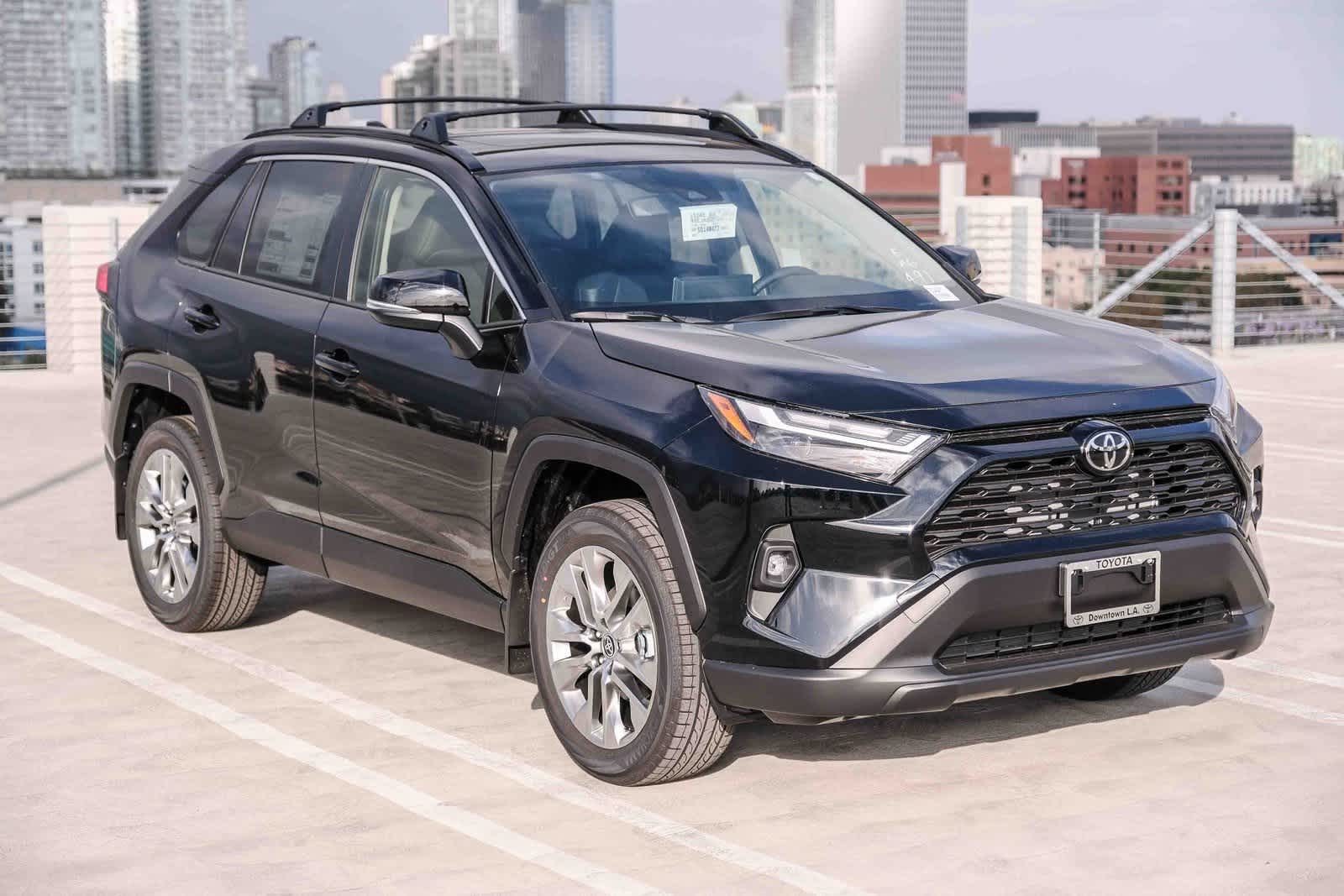 Thumbnail: 2025 Toyota RAV4 - 3