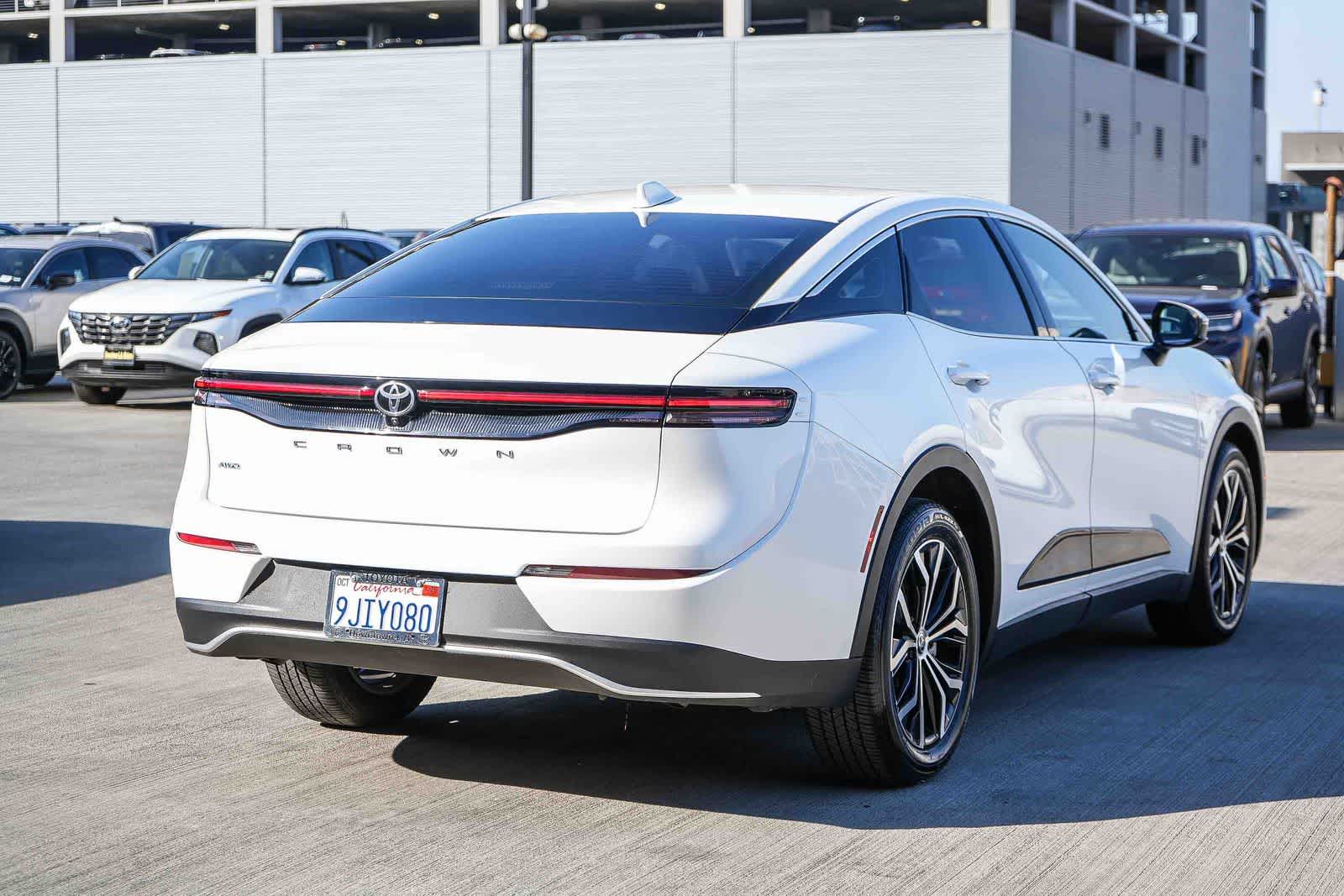 Thumbnail: 2023 Toyota Crown - 6