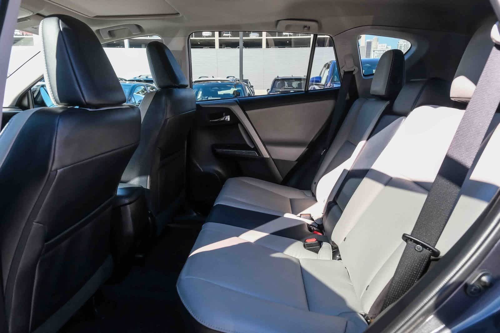 Thumbnail: 2017 Toyota RAV4 - 19
