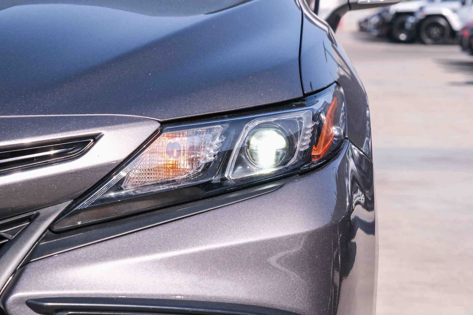 Thumbnail: 2022 Toyota Camry - 11