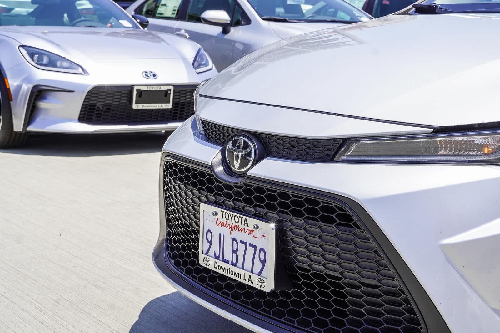 2021 Toyota Corolla LE 12