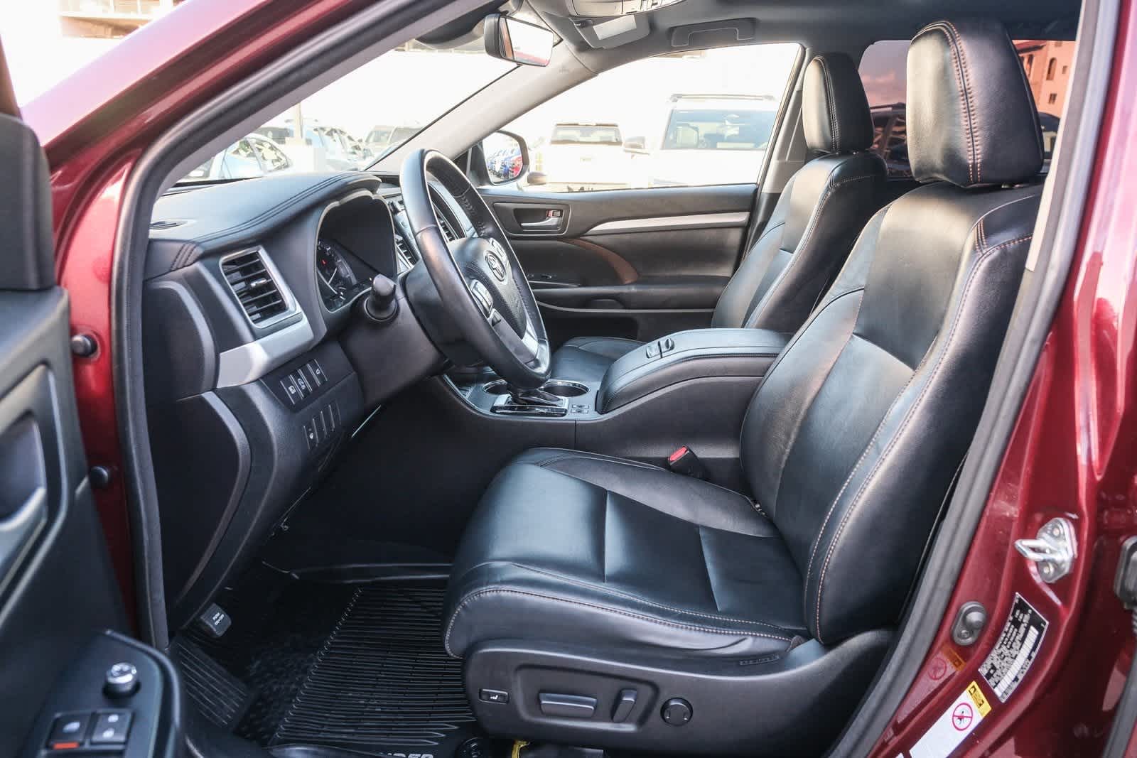 Thumbnail: 2018 Toyota Highlander - 15